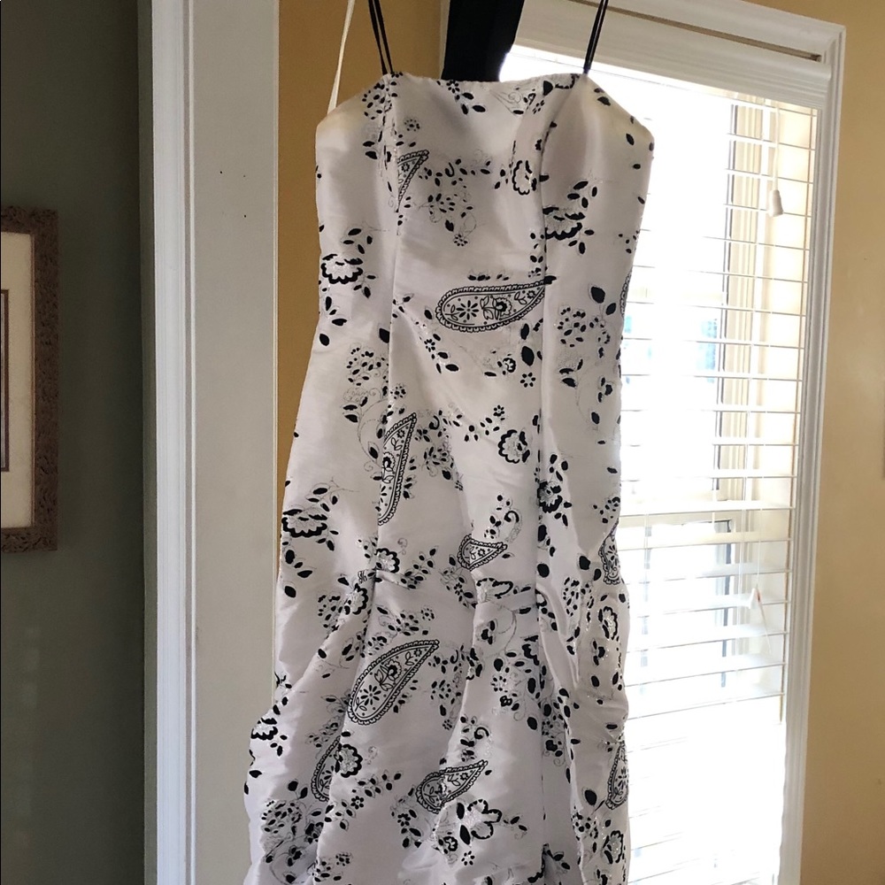Long prom gown. System wouldn’t post entire photo.